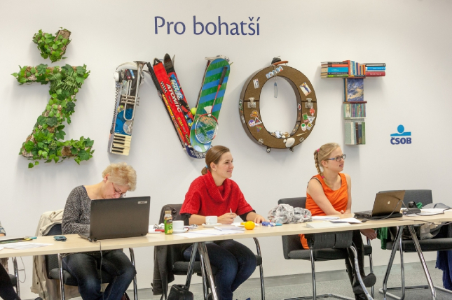 Modrá akademie - ilustrační foto